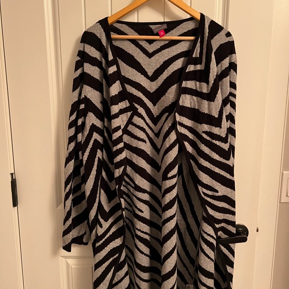Vince Camuto zebra print sweater long - Picture 5 of 6